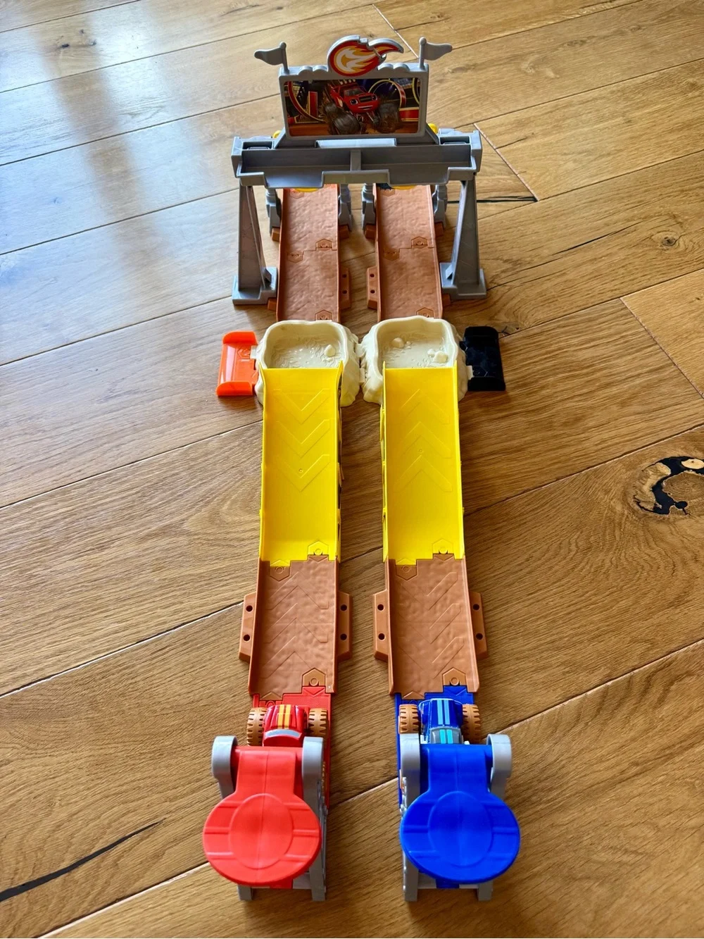 EUC: Fisher-Price Nickelodeon Blaze & the Monster Machines Mud Pit Race Track